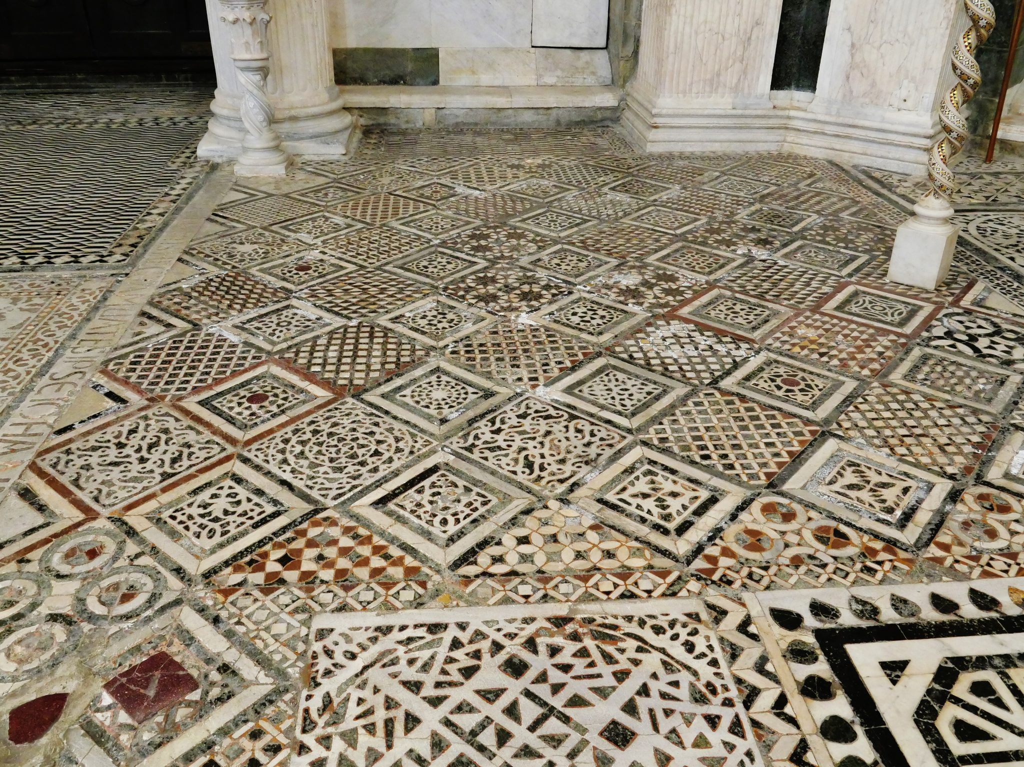 Pavimento del Battistero, vista 3